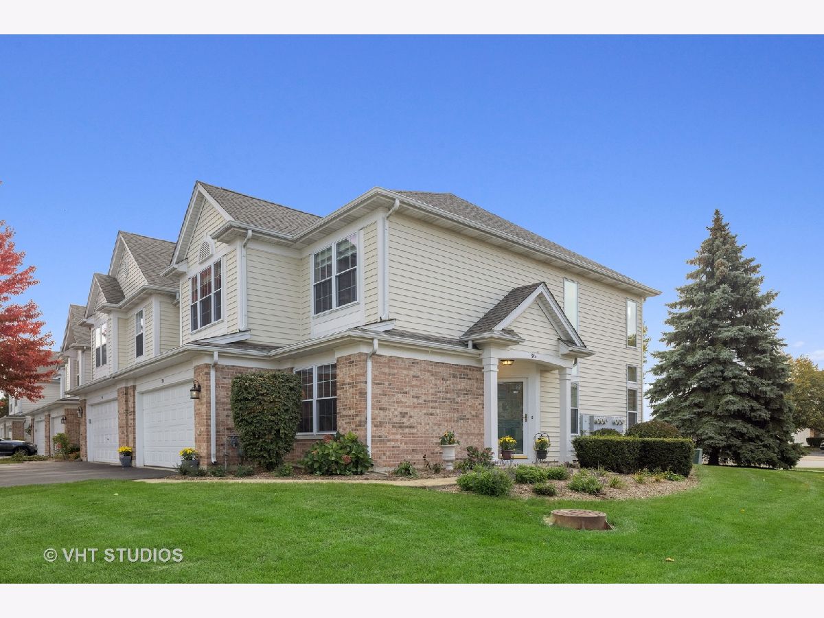 Huntington Chase Elk Grove Village IL, Townhomes & Condos For Sale