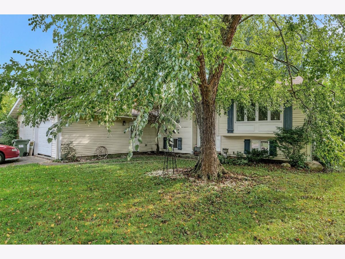 Homes Sold Sunny Dale Acres Mahomet Illinois, 1004 Center