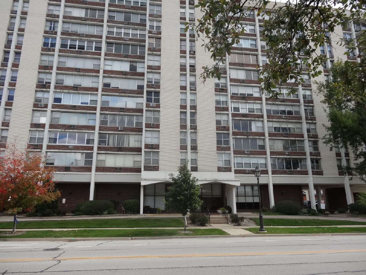 Condominiums Sold Lombard Tower Lombard Illinois, 33 Main