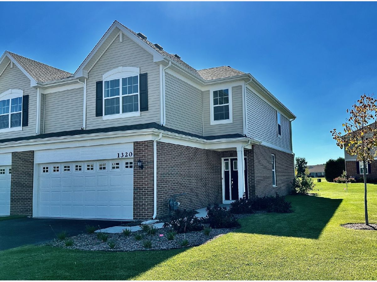 Homes & Townhomes & Condos Rented Legend Lakes Mchenry Illinois, 1320 Draper