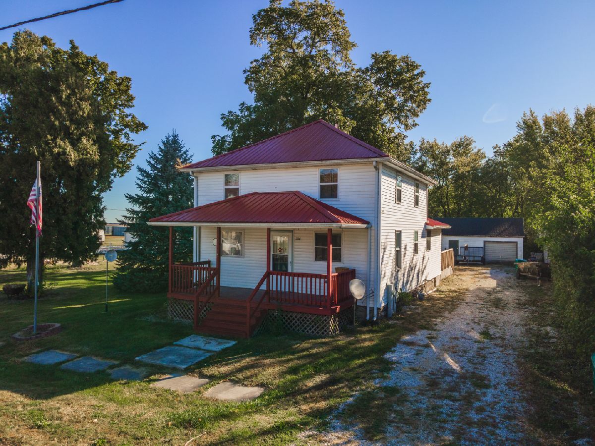  Sold Dana Illinois, 208 Main