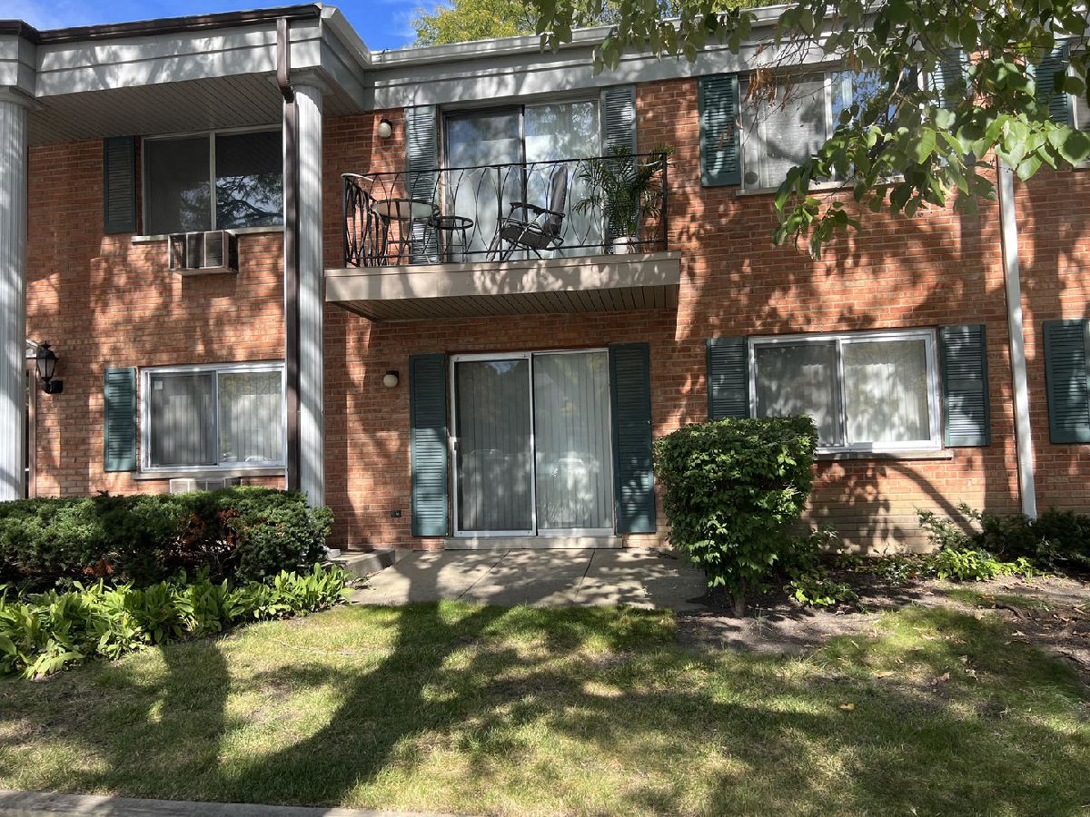 Condominiums & Homes Rented Brittany Place Arlington Heights Illinois, 2311 Goebbert