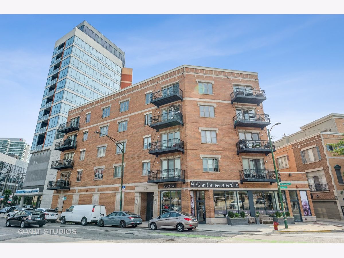 Condos & Townhomes Rented Bella Como Chicago Illinois, 544 Milwaukee