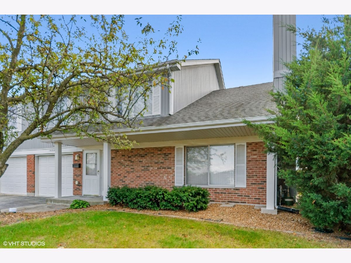 Homes & Townhomes Sold Park Hill Orland Park Illinois, 15808 Farm Hill