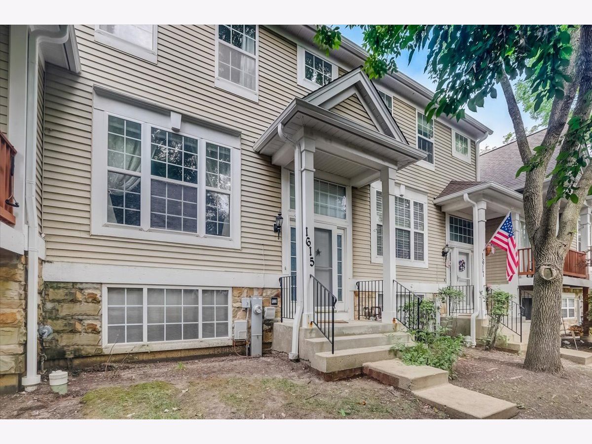 Townhomes Sold Aspen Place Arlington Heights Illinois, 1615 Fox Run