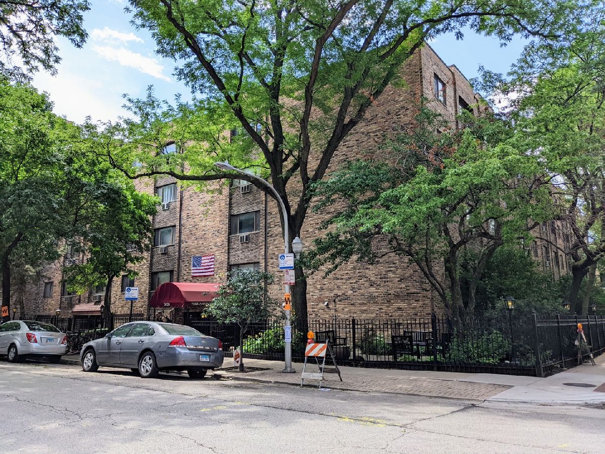 Condos & Townhomes Rented Park Harbor Chicago Illinois, 3620 Pine Grove