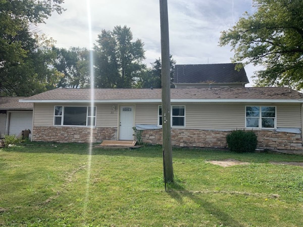  Sold Dewey Illinois, 211 3rd