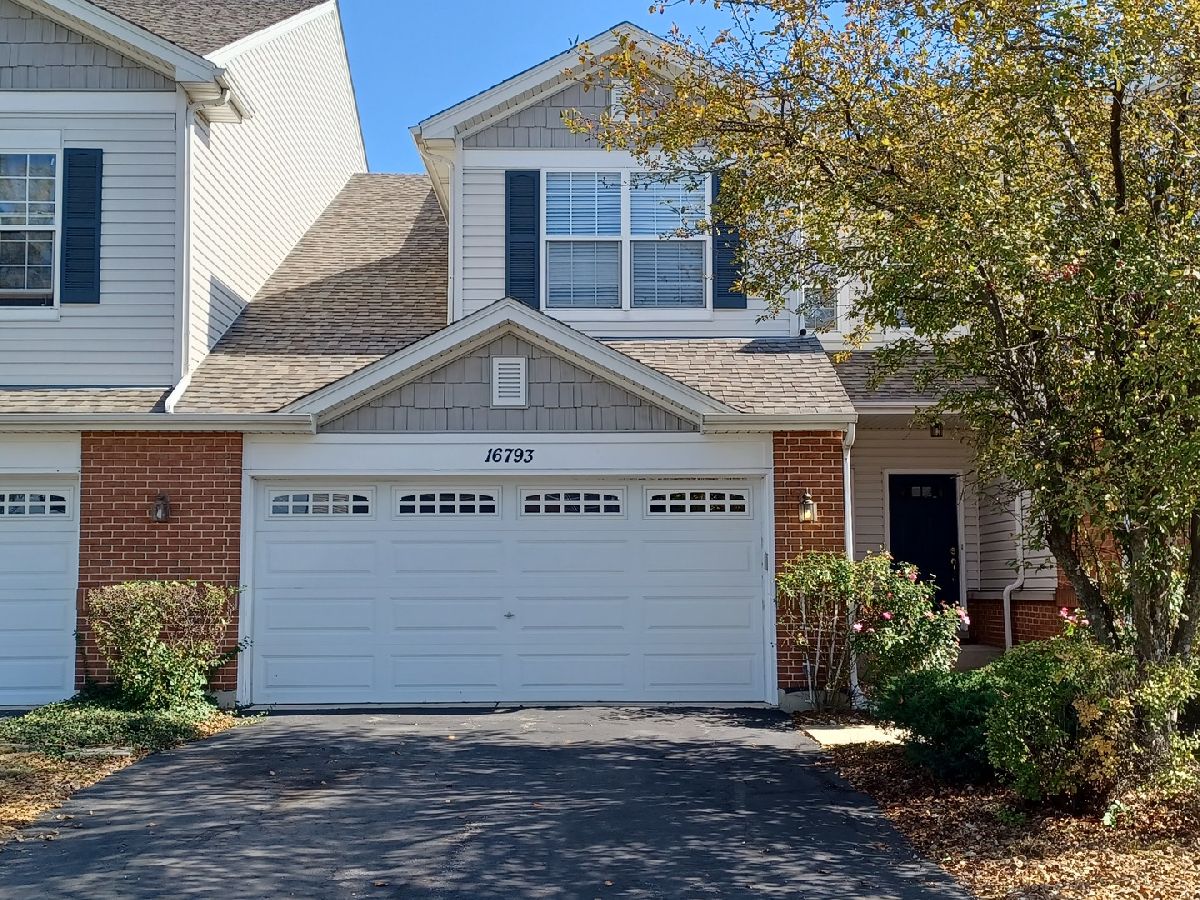 Townhomes & Homes Sold Arbor Creek Plainfield Illinois, 16793 Hazelwood