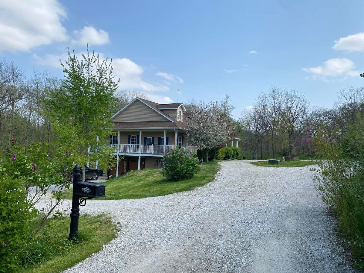 Homes Sold Spin Lake Danvers Illinois, 18585 East Bend