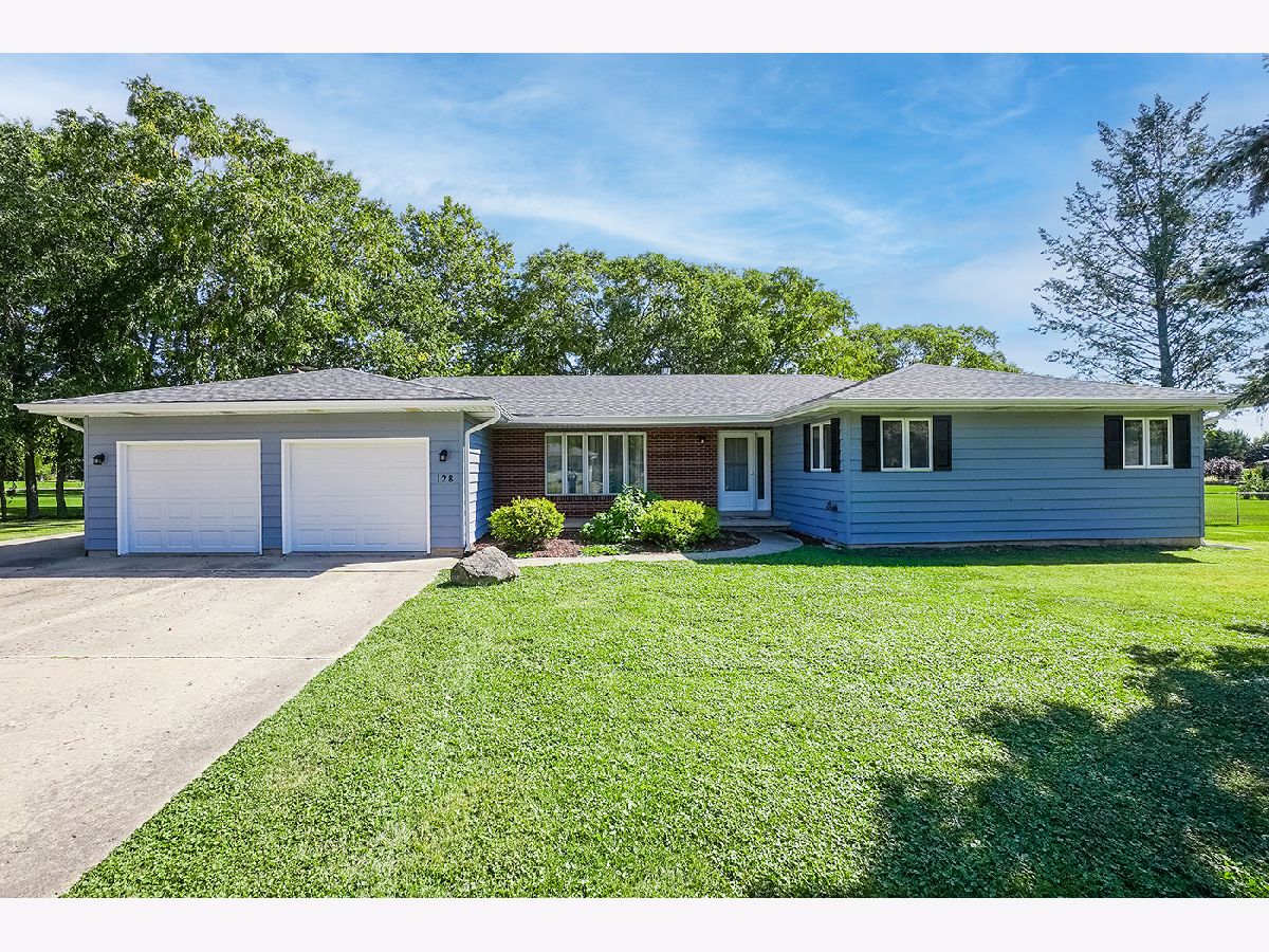 Homes & Condos & Townhomes Sold Edgebrook Sandwich Illinois, 128 Edgebrook