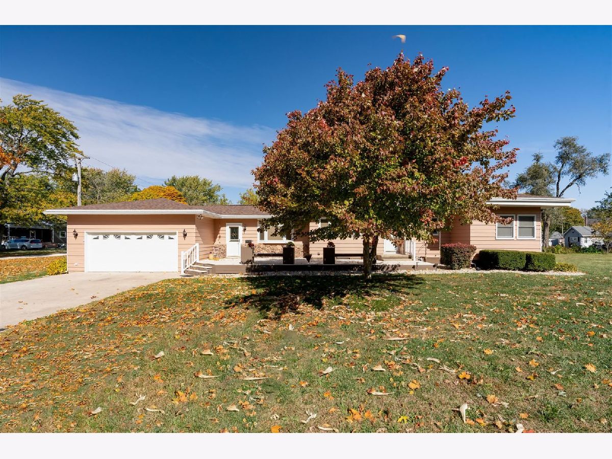  Sold Long Point Illinois, 109 4th