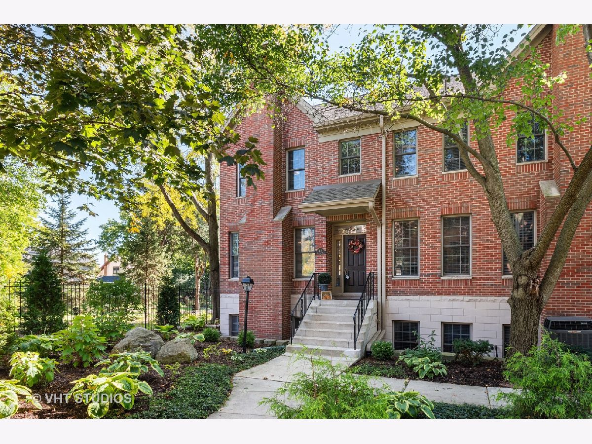 Townhomes & Homes Sold Brantley Place Wheaton Illinois, 431 Brantley