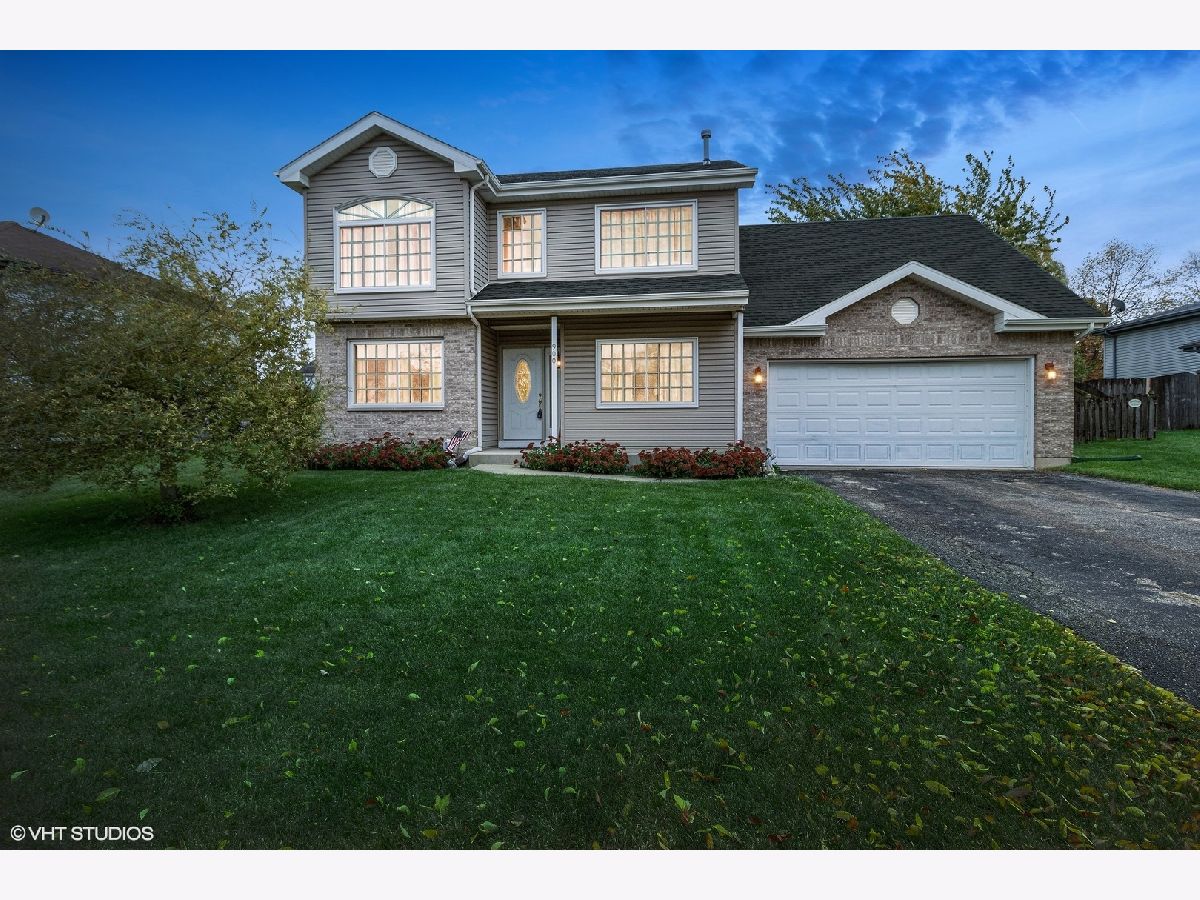 Homes & Condos & Townhomes Sold Meadowbrook Elwood Illinois, 900 Cottonwood