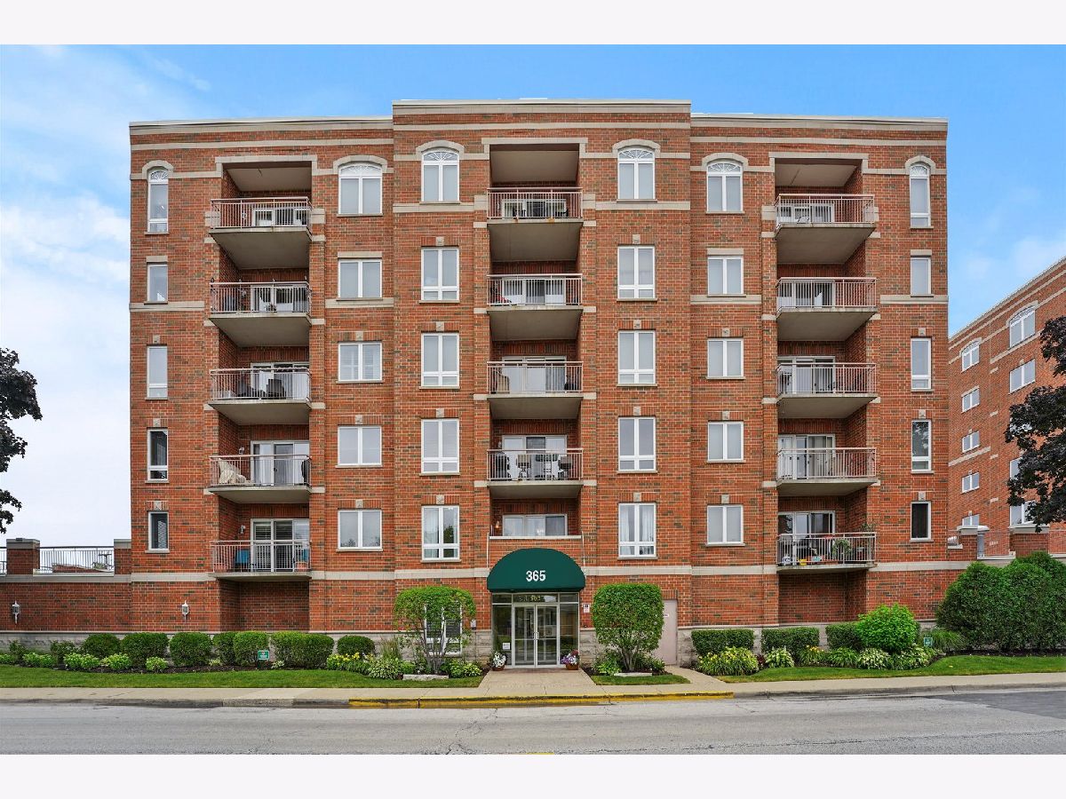 Condominiums Sold Monteclare Condominiums Des Plaines Illinois, 365 Graceland