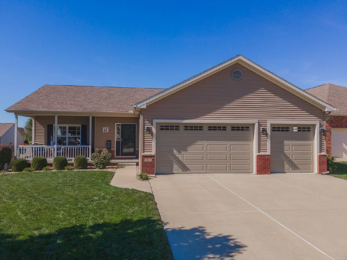 Homes Sold Hershey Grove Bloomington Illinois, 1617 Keybridge