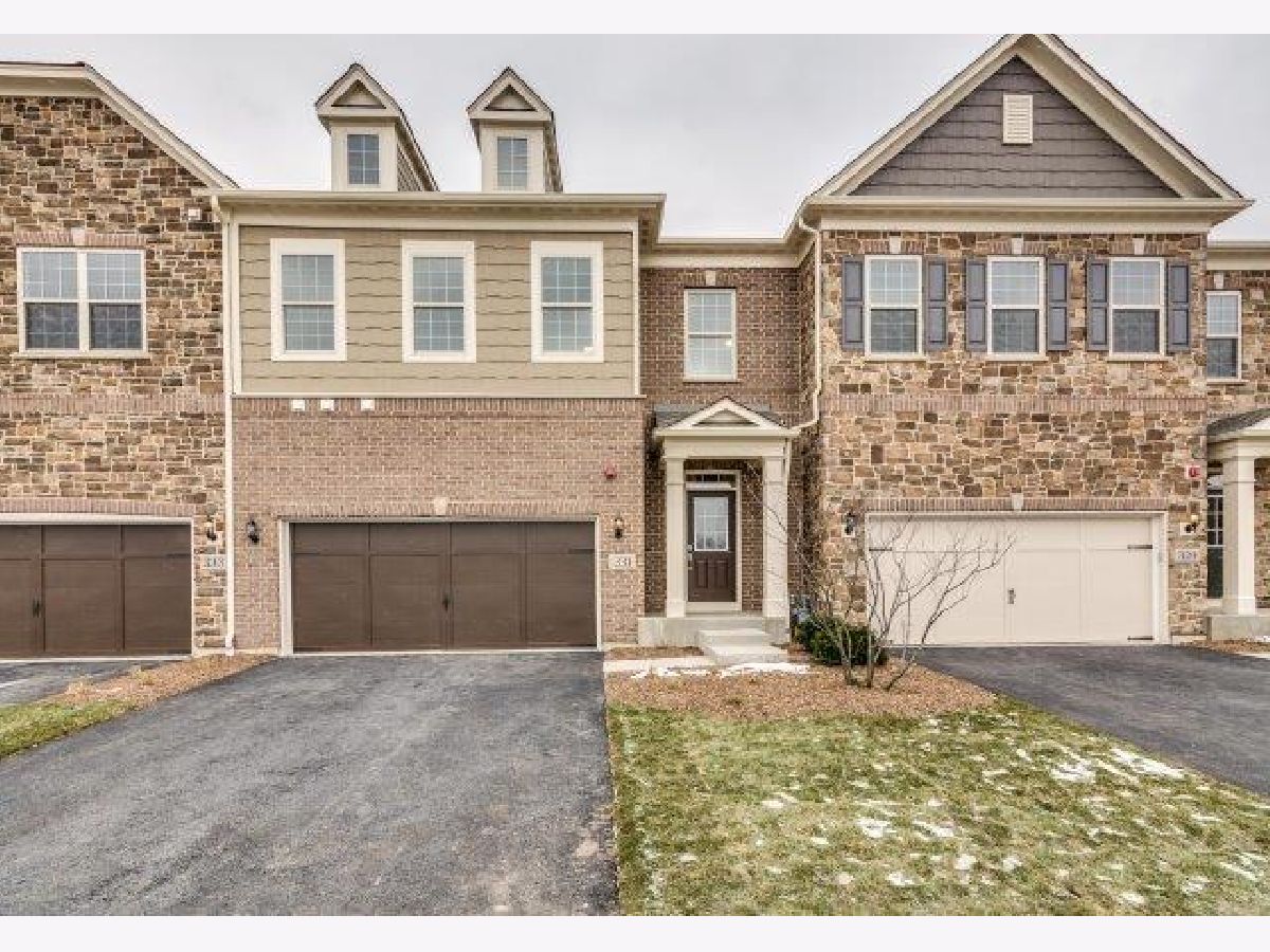 Condos & Townhomes Rented Camberley Club Lincolnshire Illinois, 331 Camberley