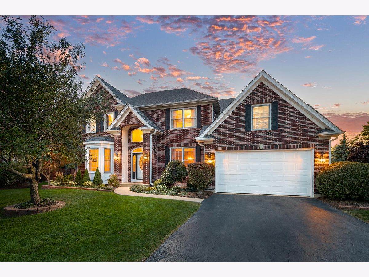 Homes Sold Wheatlands-summit Chase East Aurora Illinois, 2471 Warwick