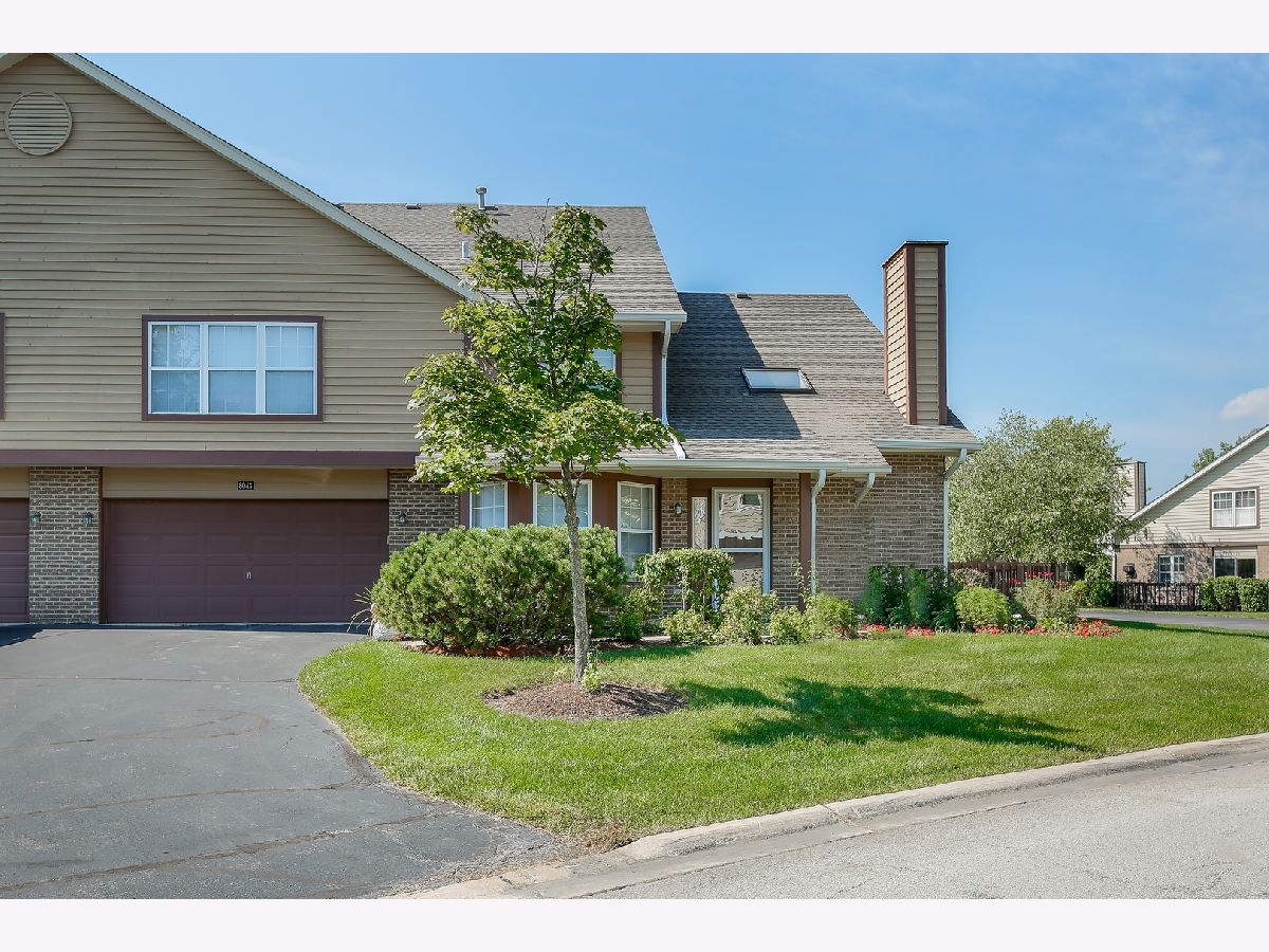 Townhomes Sold Bailey Park Darien Illinois, 8043 Barrymore