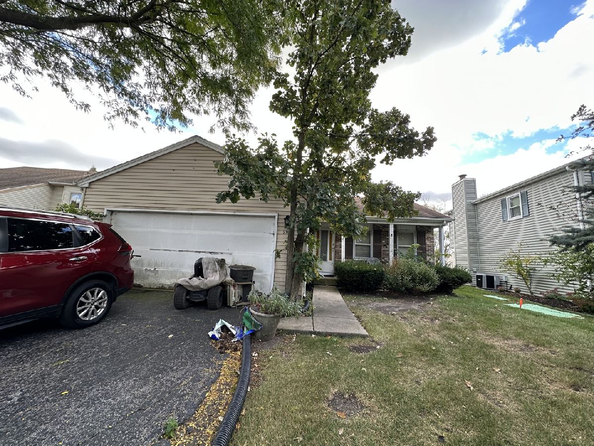 Homes Sold Rosewood Woodridge Illinois, 2705 Briarwood