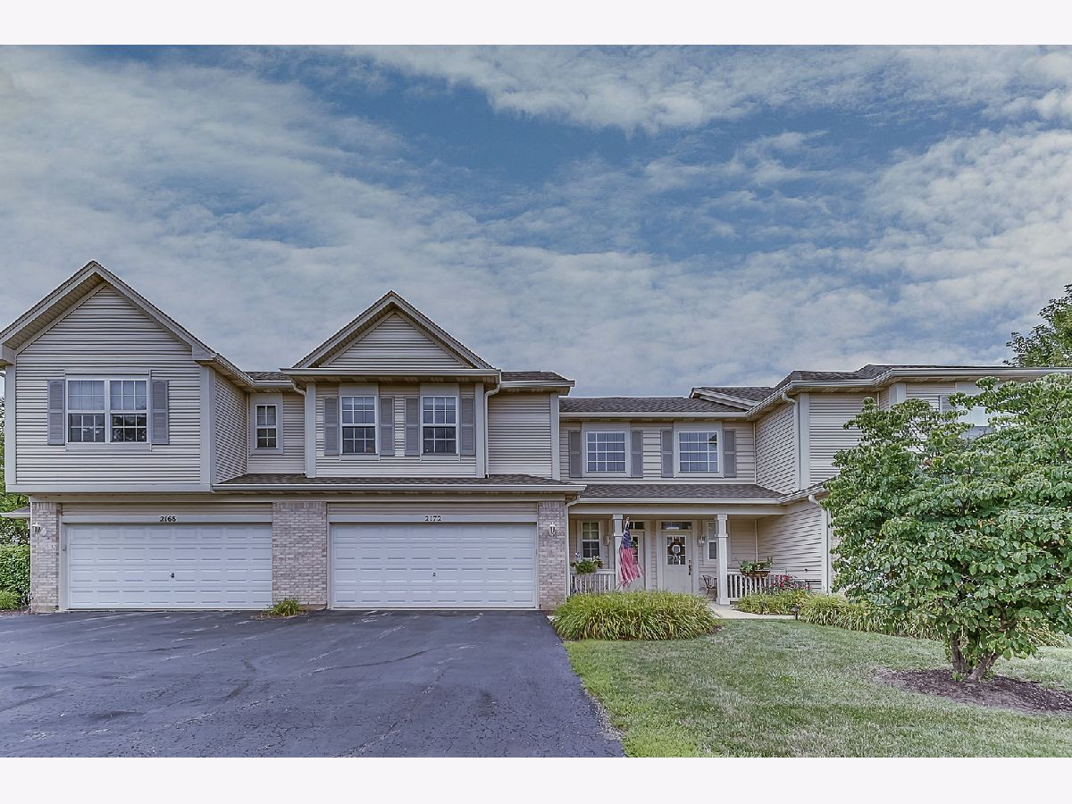 Townhomes Rented Summit Fields Aurora Illinois, 2172 Sunrise