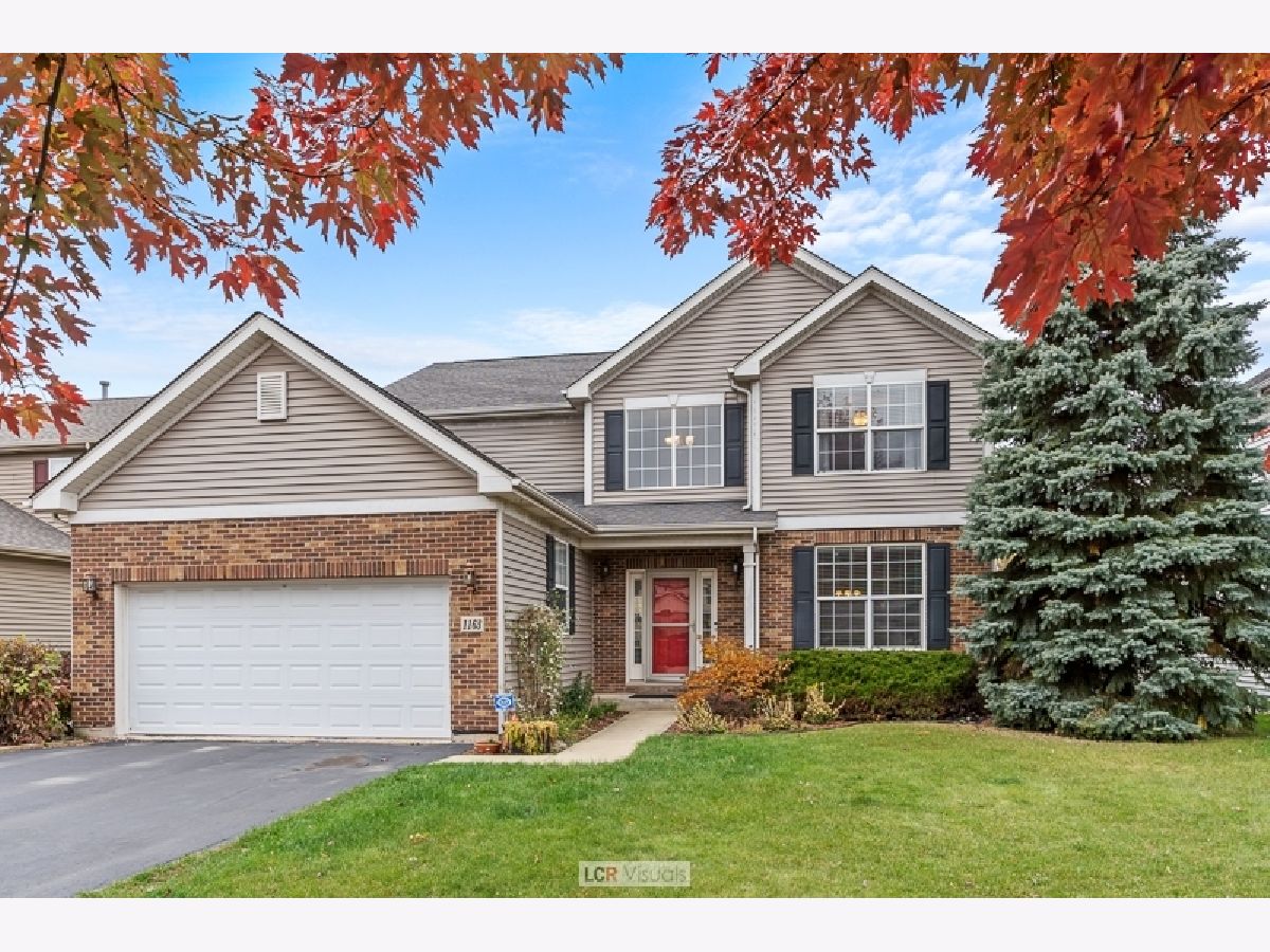 Townhomes & Condos & Homes Sold Princeton West Elgin Illinois, 1163 Clover Hill