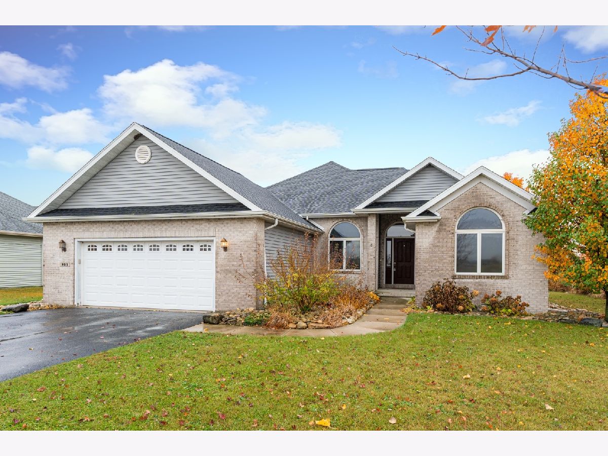  Rented Waterman Illinois, 203 Chesterfield