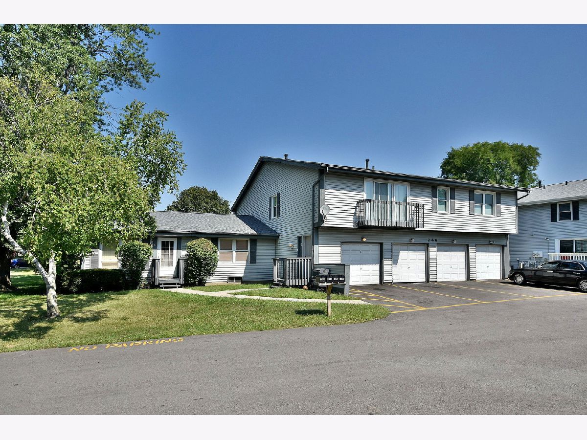 Townhomes Sold Courthomes Of Indian Oaks Bolingbrook Illinois, 246 Chippewa