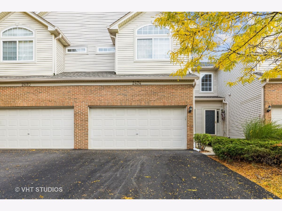Townhomes Sold Abington Trace Aurora Illinois, 2474 Jamestown