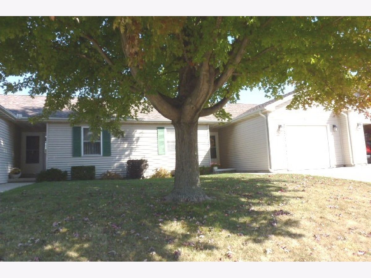 Homes & Condos & Townhomes Sold Cedarside Clinton Illinois, 83 Cedar