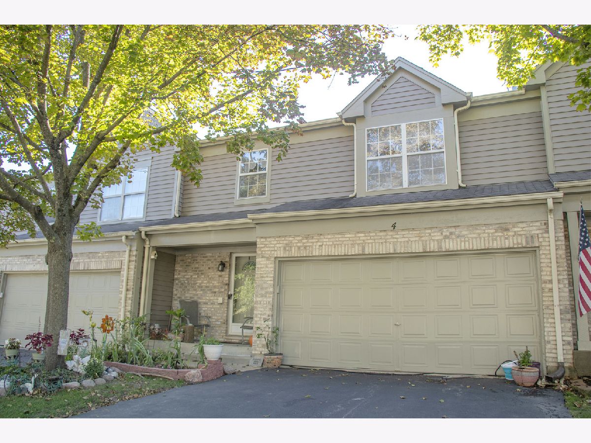 Townhomes & Homes Sold Old Oak Terrace Algonquin Illinois, 4 Oxford