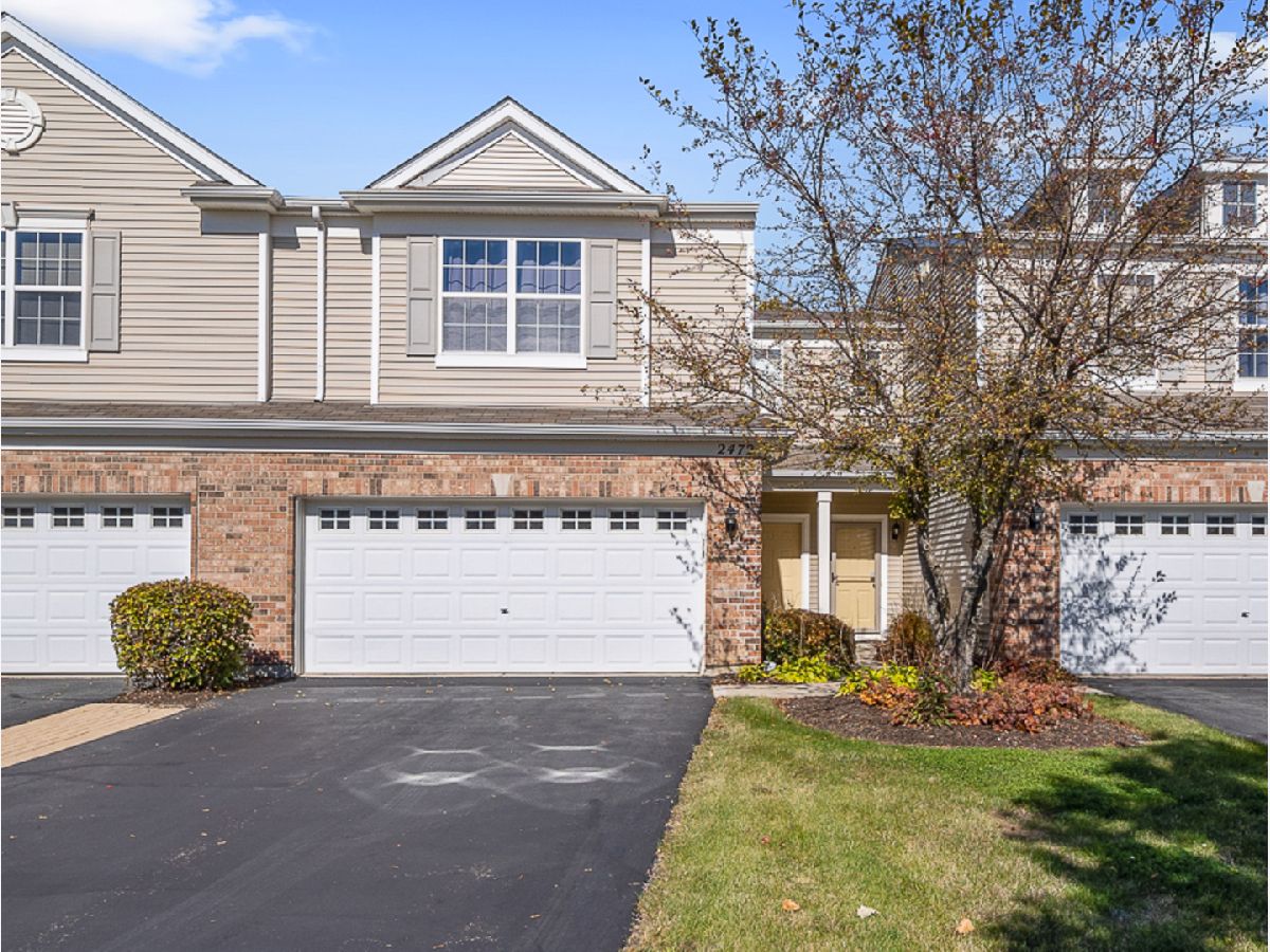 Townhomes & Homes Sold Evergreen Park Mchenry Illinois, 2472 Evergreen
