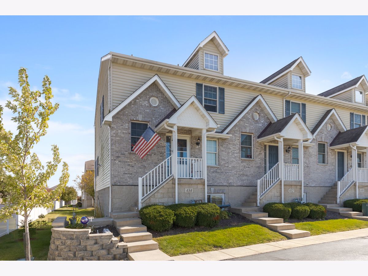 Townhomes Sold Coventry Townhomes Cortland Illinois, 434 Grainger