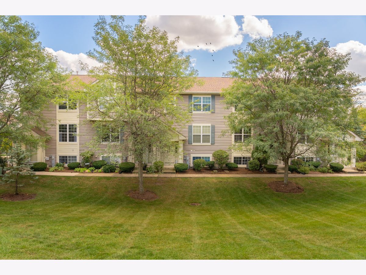 Townhomes Rented Emerald Ridge Willowbrook Illinois, 11S484 Rachael