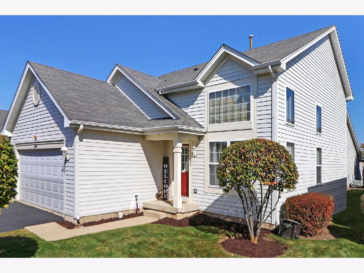 Homes & Townhomes & Condos Sold Wicklow Village Lake Zurich Illinois, 844 March
