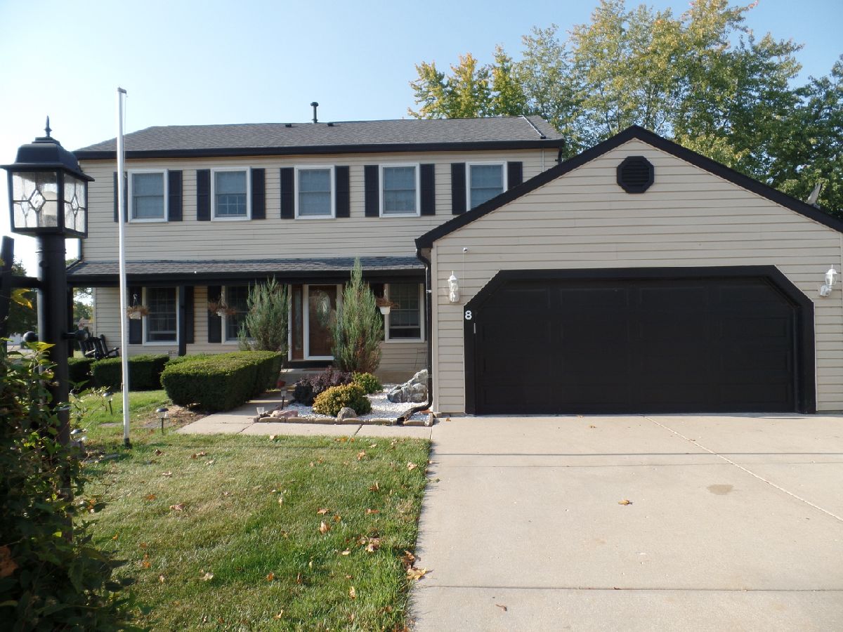 Townhomes & Homes For Sale Surrey Woods Streamwood Illinois, 8 Ascot Lane