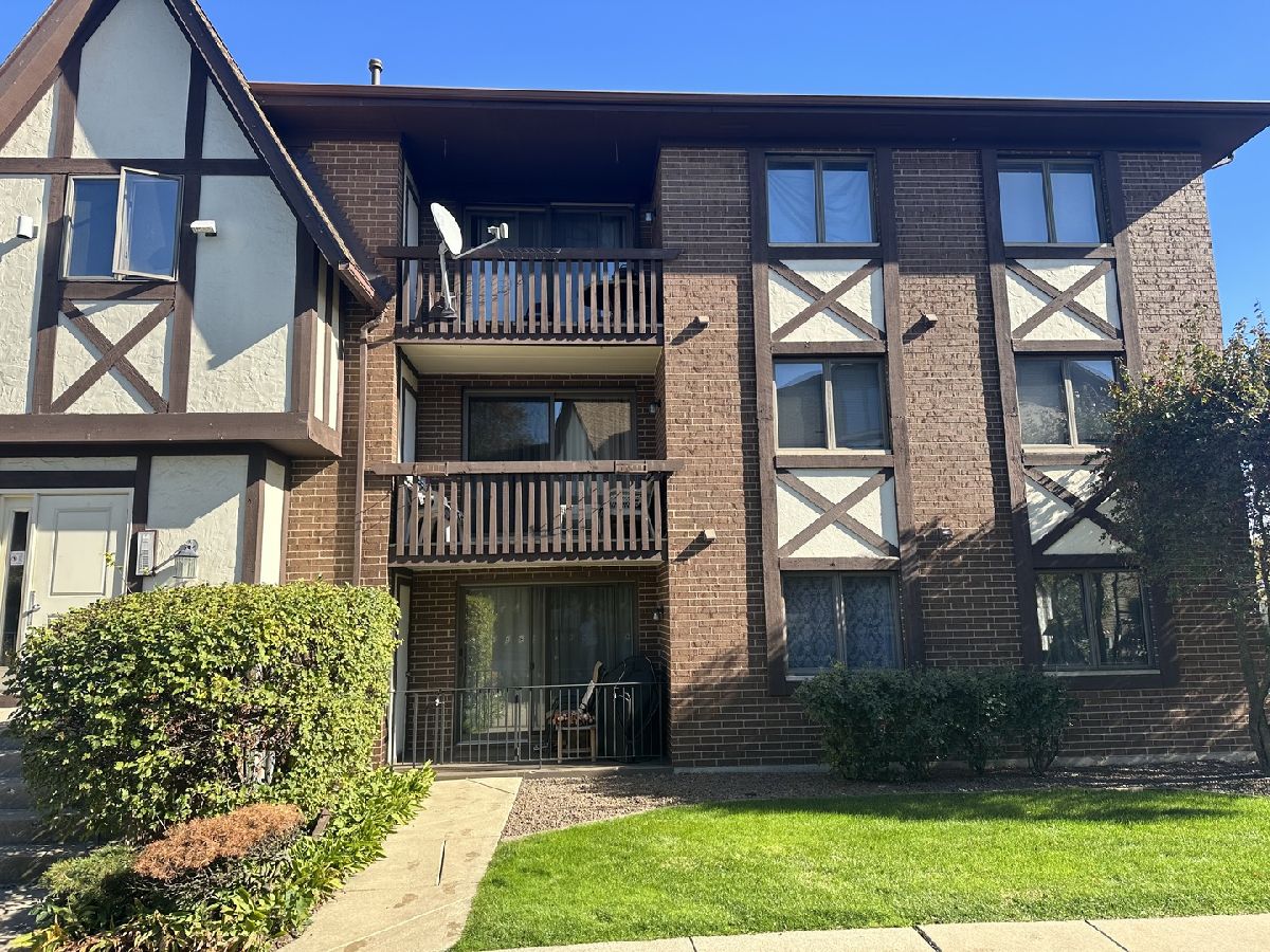 Condominiums Sold Palos View Palos Hills Illinois, 10561 Palos