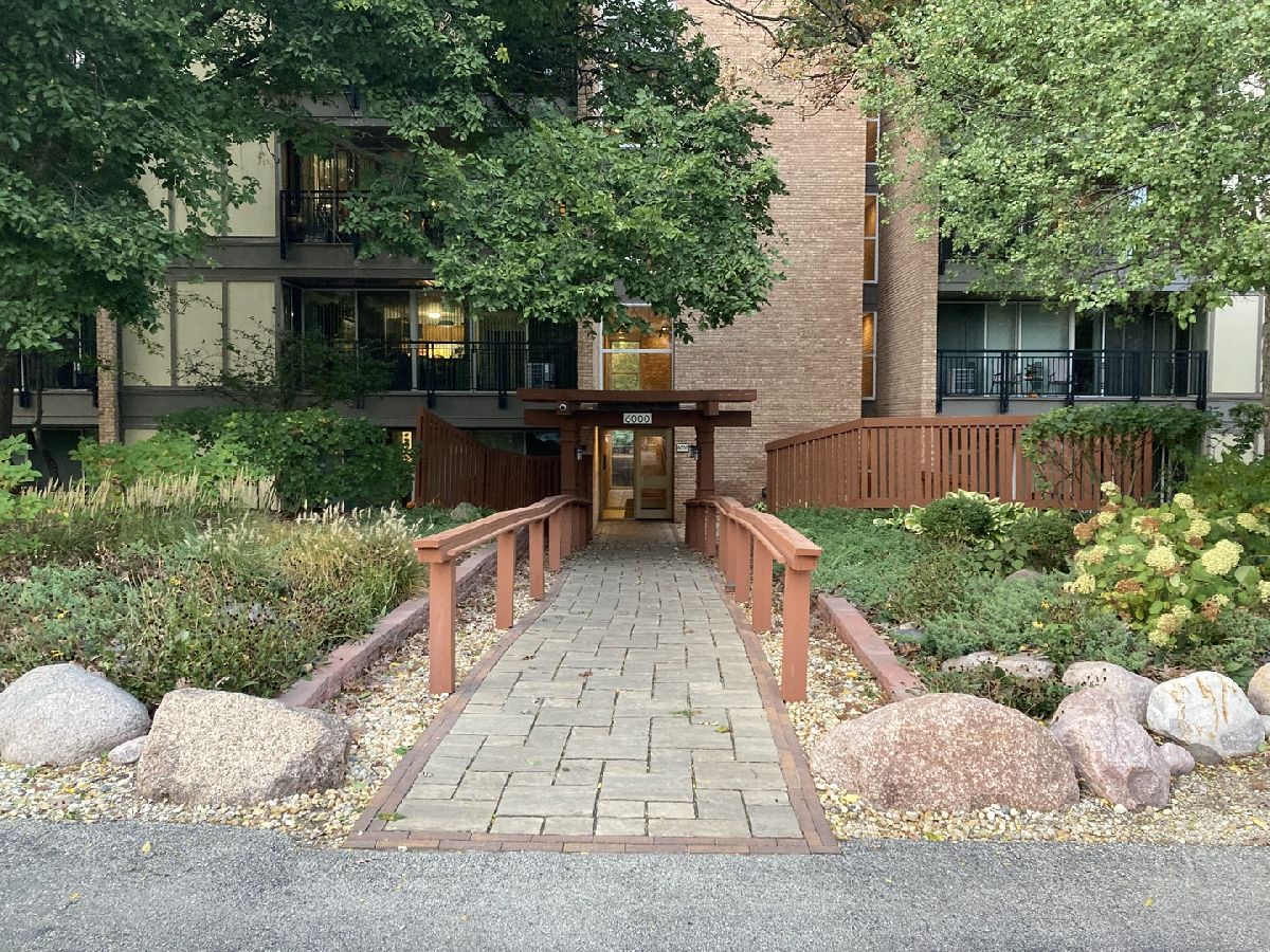 Four Lakes Village Lisle IL, Condominiums For Sale & For Rent Sadie