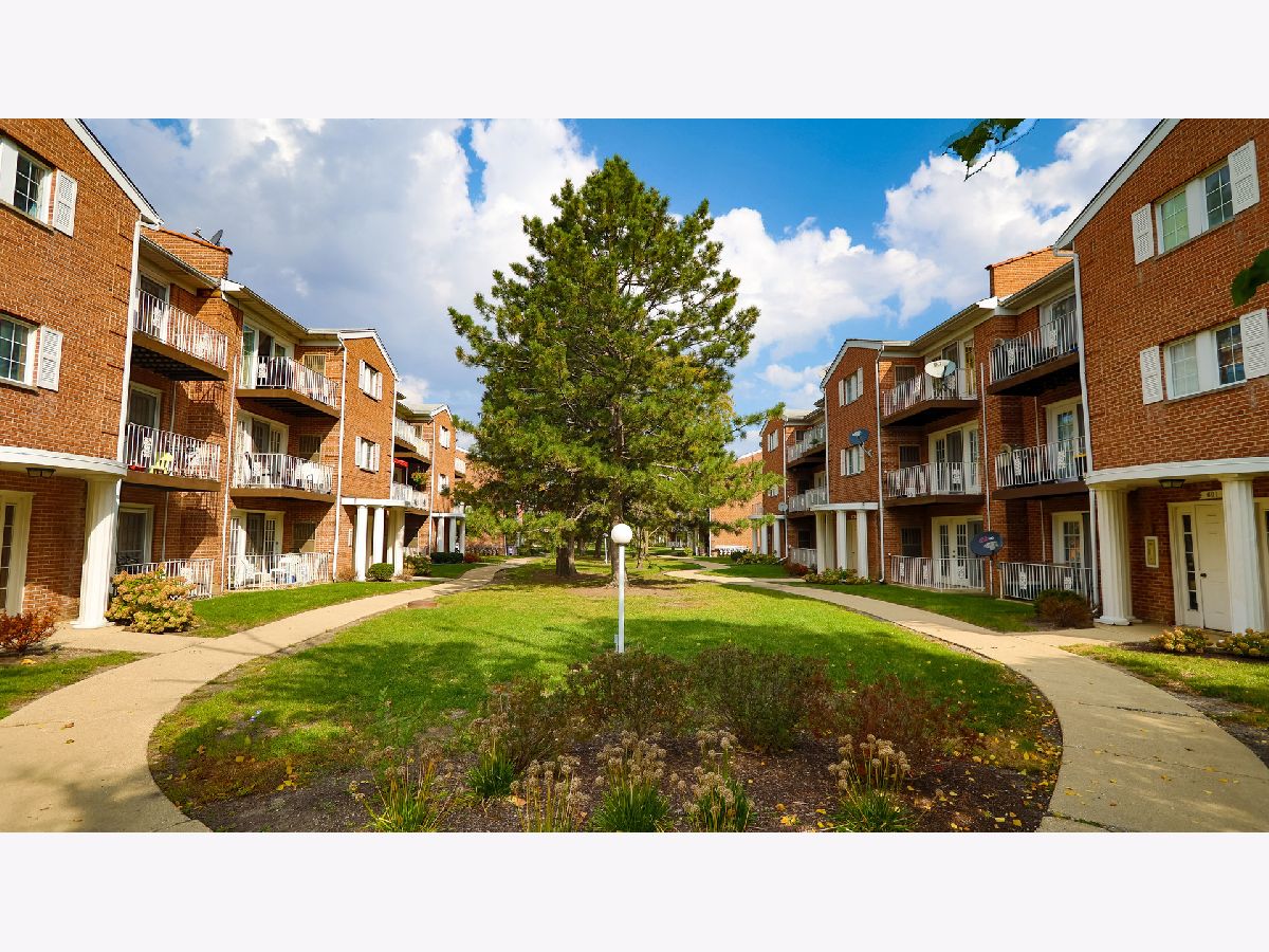 Condominiums Sold Quincy Bridge Glenview Illinois, 607 Quincy Bridge