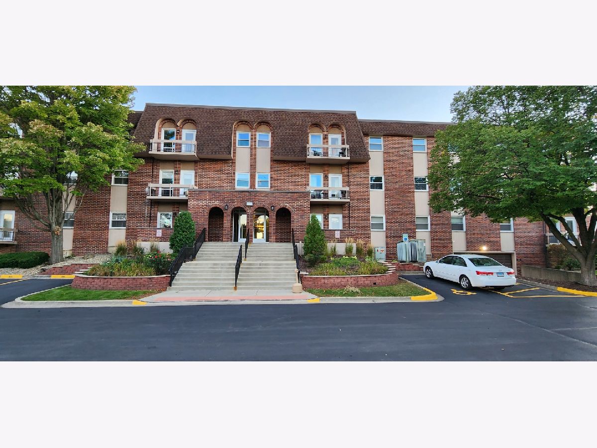 Townhomes Sold Darien Lake Darien Illinois, 1501 Darien Lake