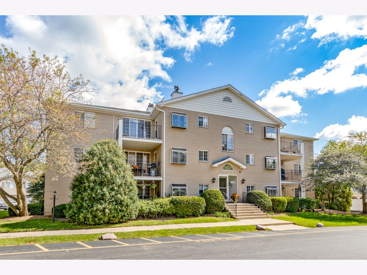 Condominiums Sold Valley Condominiums Naperville Illinois, 451 Valley