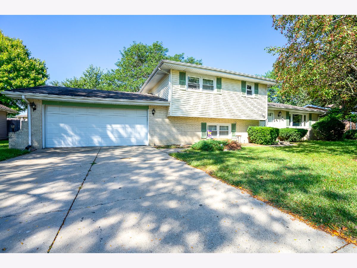 Homes & Condos & Townhomes Sold Glenwood Manor Joliet Illinois, 705 Apollo