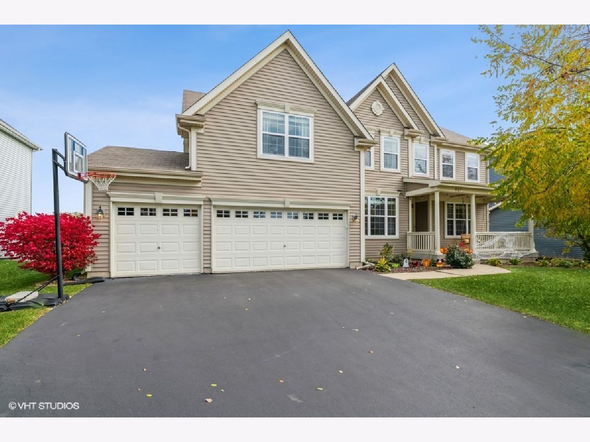 Homes Sold Prairie Trail Lake Villa Illinois, 625 Blazing Star