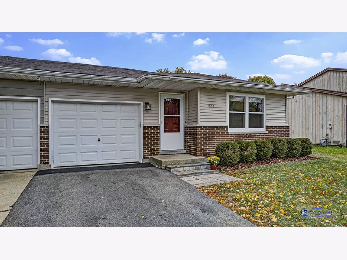 Homes & Condos & Townhomes Sold Phil Mar Grayslake Illinois, 537 Lincoln