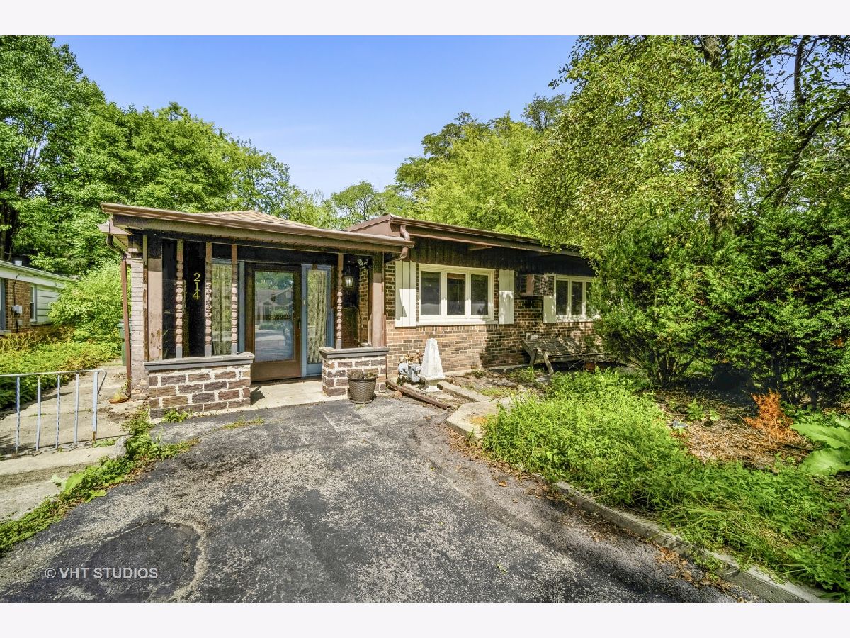 Homes & Condominiums Rented Eastwood Arlington Heights Illinois, 214 Dryden