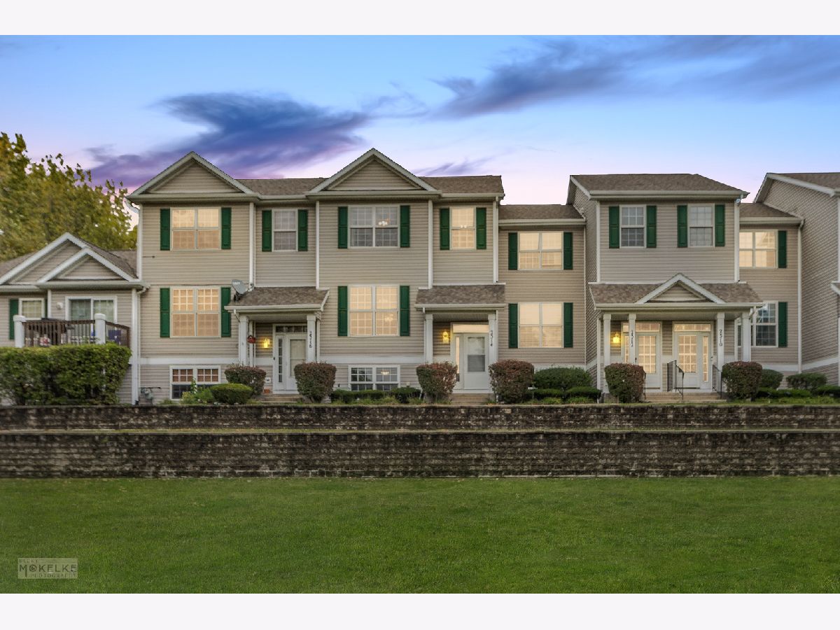 Townhomes & Homes Sold Wexford West Joliet Illinois, 2314 Graystone