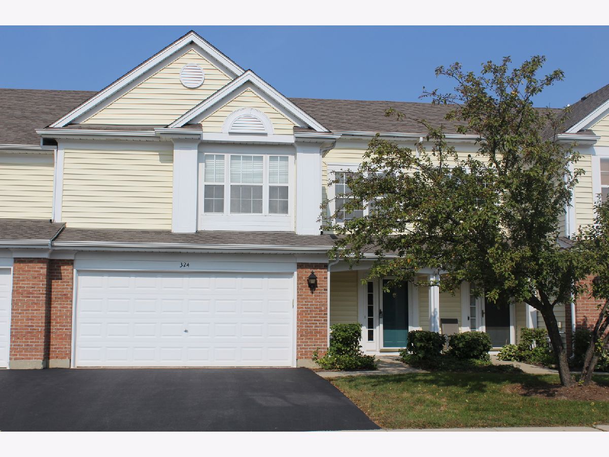Townhomes Rented Coventry Park Palatine Illinois, 324 Valor
