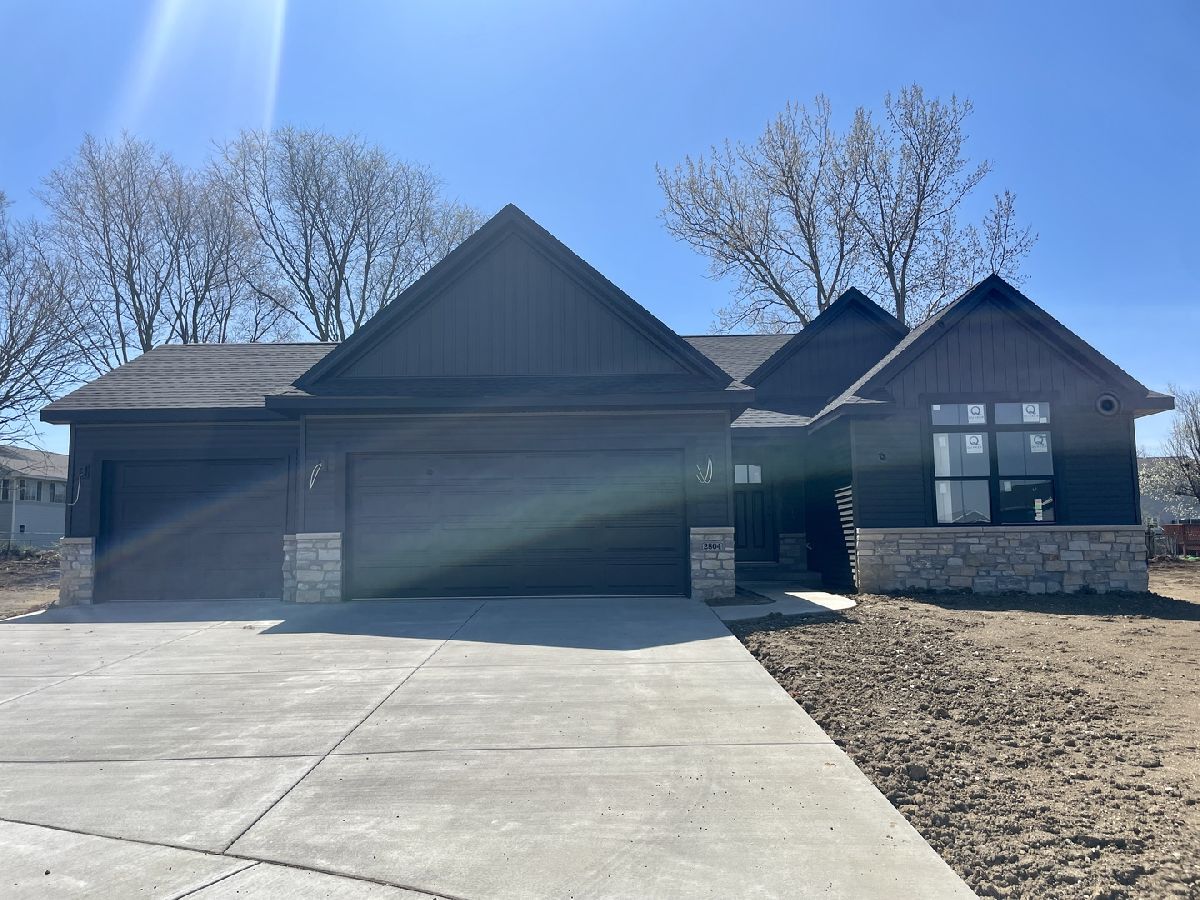 Homes & Condos & Townhomes Sold Fox Lake Bloomington Illinois, 2804 Steppe