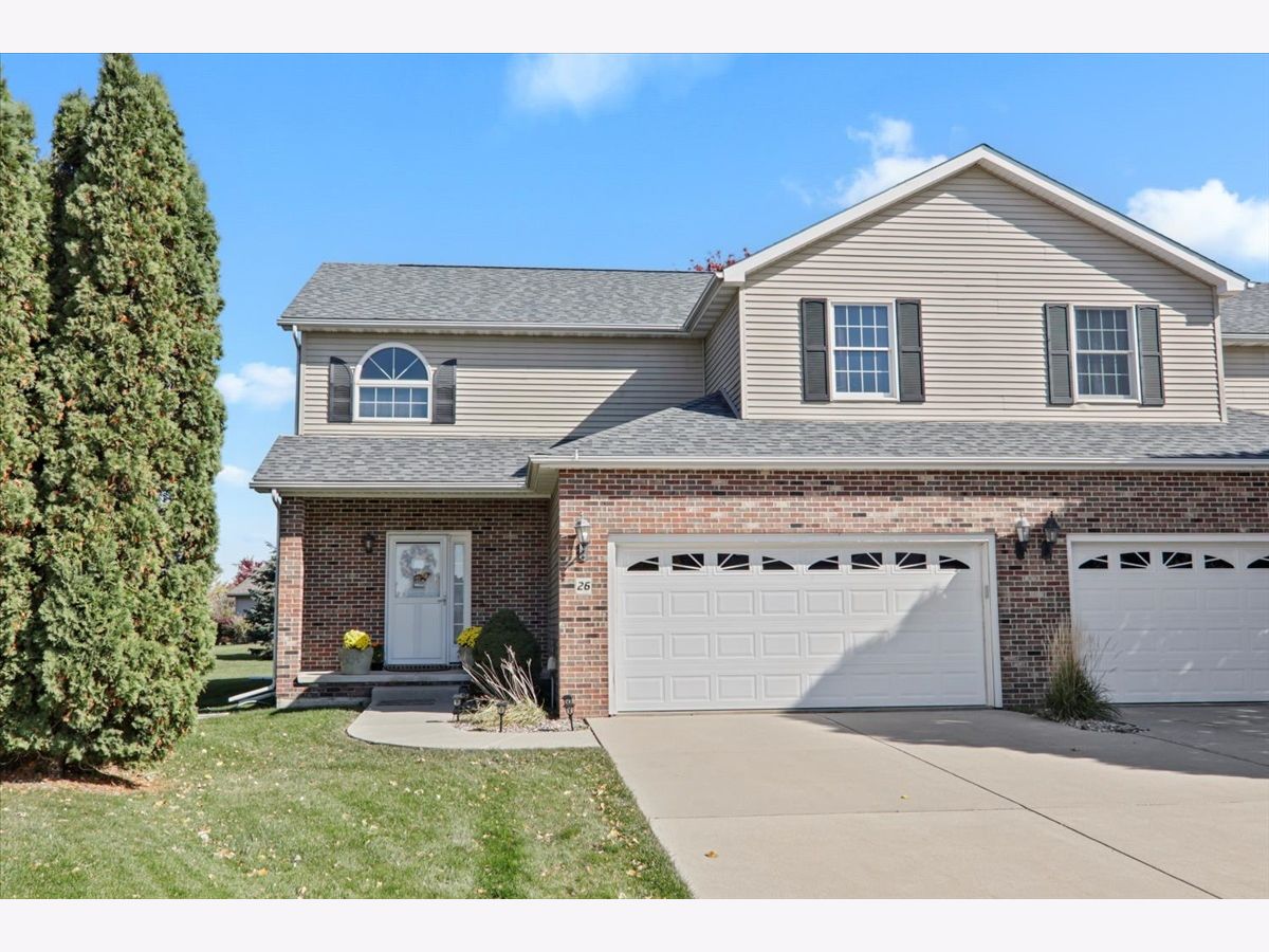 Homes & Condos & Townhomes Sold Windham Bloomington Illinois, 26 Grape Vine