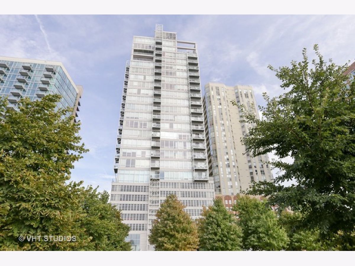 Condominiums Rented Kingsbury On The Park Chicago Illinois, 653 Kingsbury