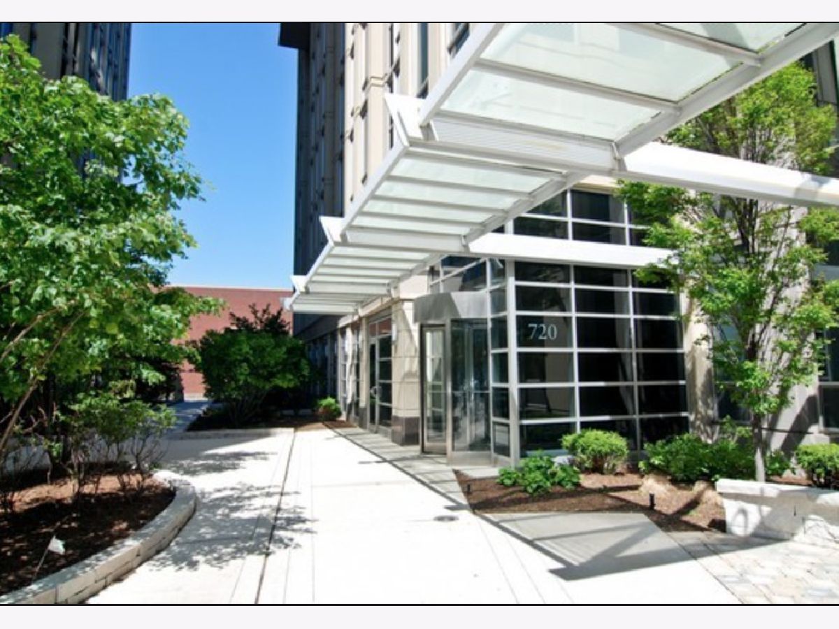 Condominiums Rented Two River Place Chicago Illinois, 720 Larrabee